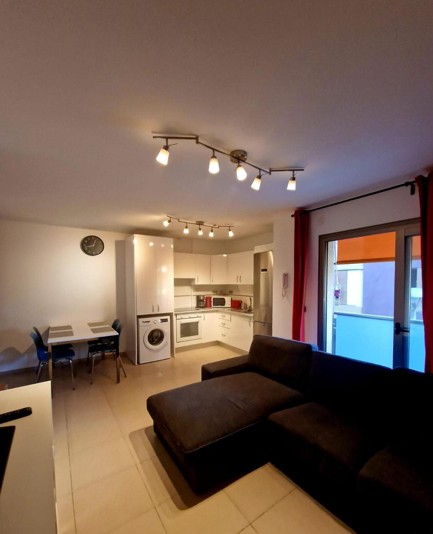 Alcala Seaside Apartment, Two Rooms, Private Parking מראה חיצוני תמונה